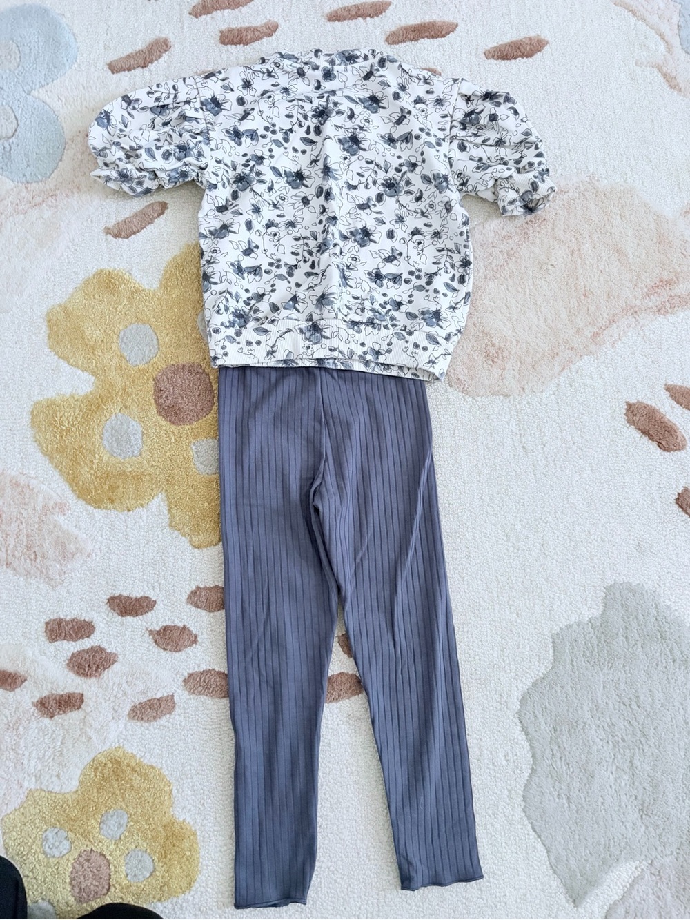 Jessica Simpson Set - 4T - Picture 2 of 4